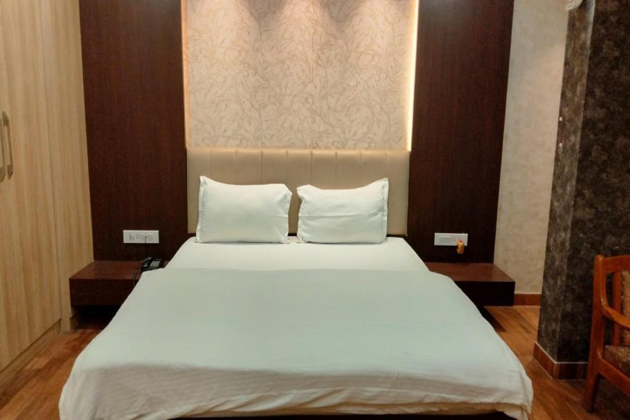 Hotel Park Regency Gorakhpur Bagian luar foto