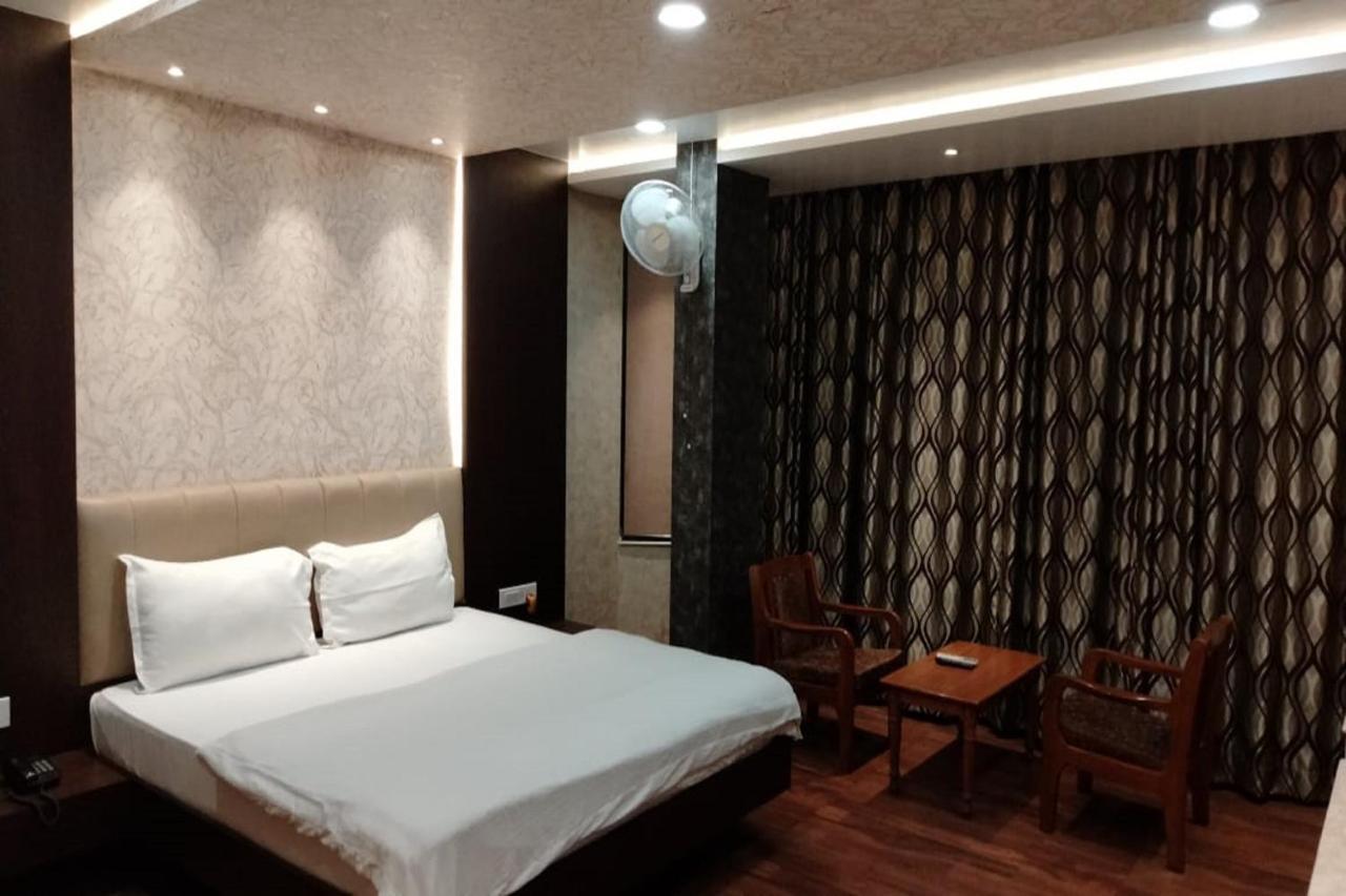 Hotel Park Regency Gorakhpur Bagian luar foto