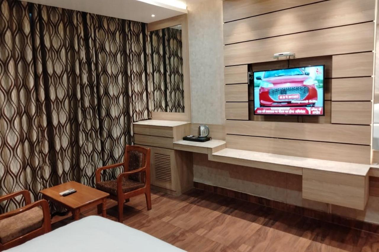 Hotel Park Regency Gorakhpur Bagian luar foto