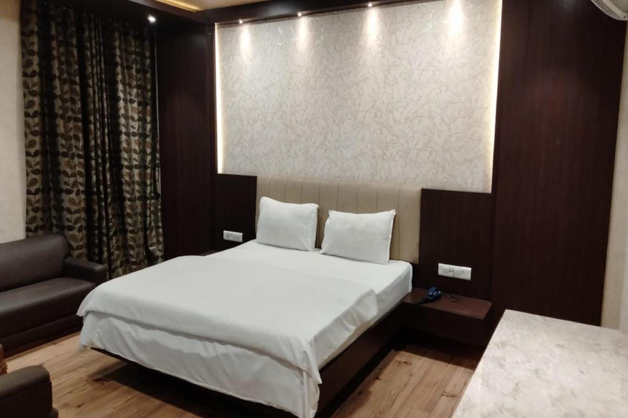 Hotel Park Regency Gorakhpur Bagian luar foto