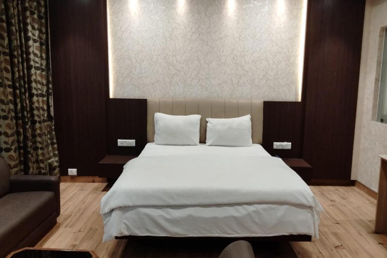 Hotel Park Regency Gorakhpur Bagian luar foto