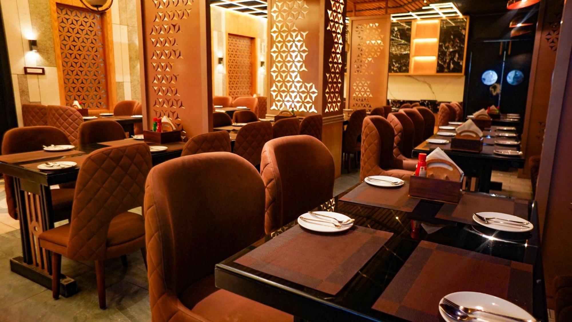 Hotel Park Regency Gorakhpur Bagian luar foto