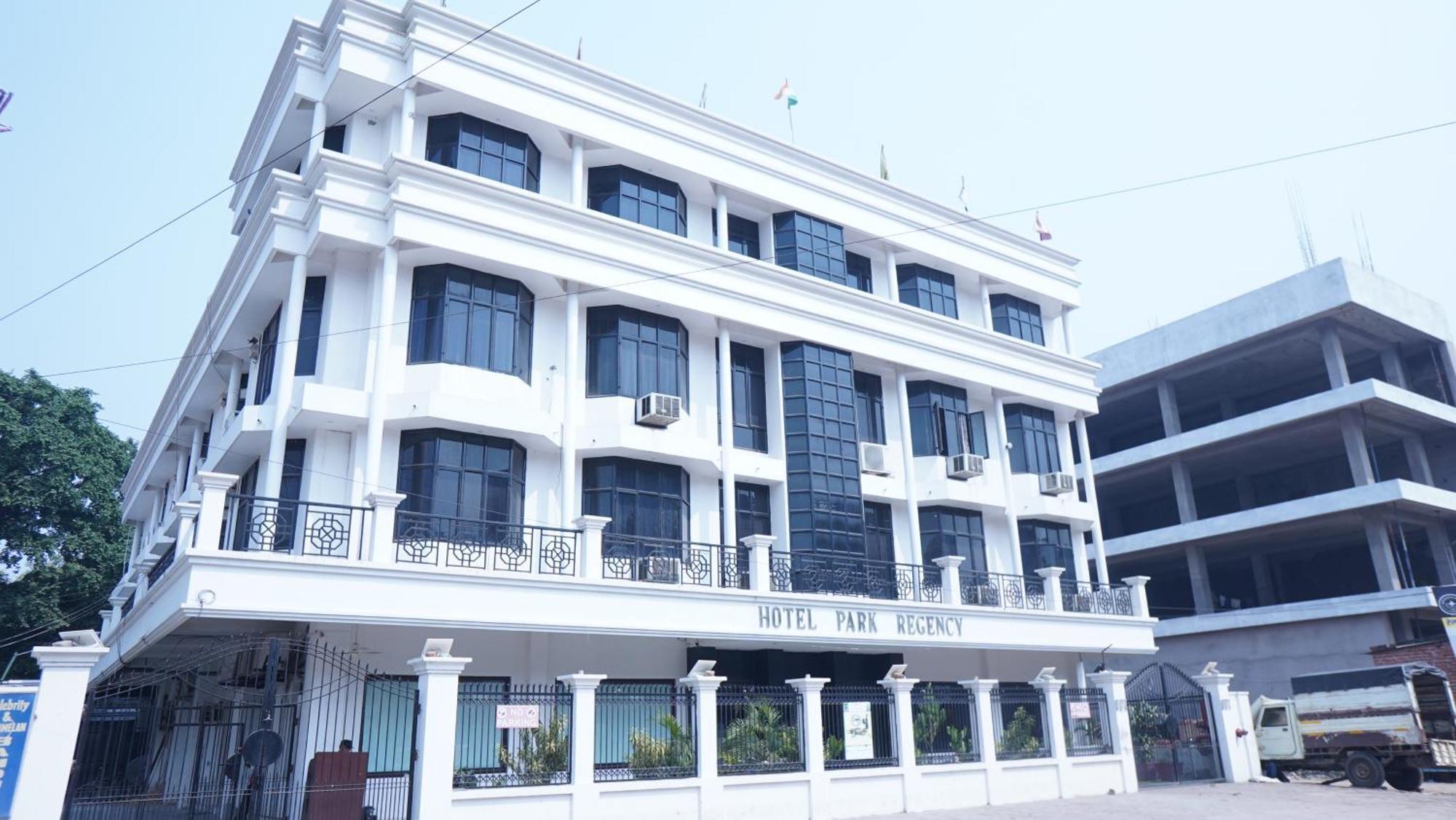 Hotel Park Regency Gorakhpur Bagian luar foto